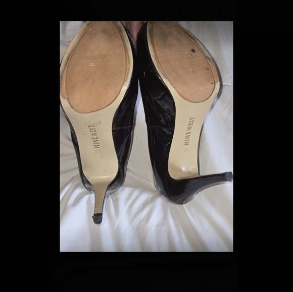 Black NineWest Peep Toe Pumps size 7M - Picture 4 of 4